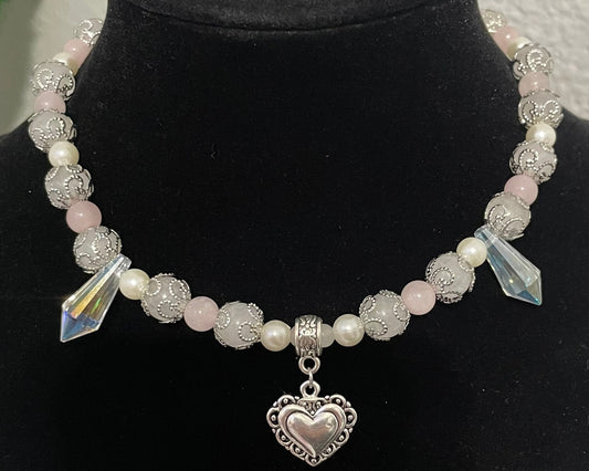 pink and white pearl heart necklace